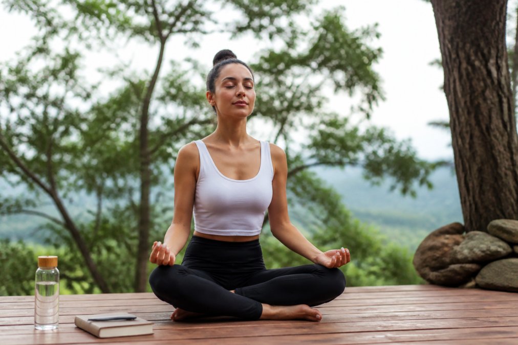 How to Manage Stress Naturally in 2026: 9 Proven Methods