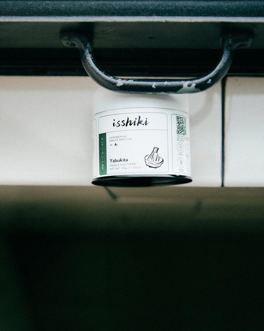 Isshiki Matcha Yabukita single cultivar premium matcha powder in package