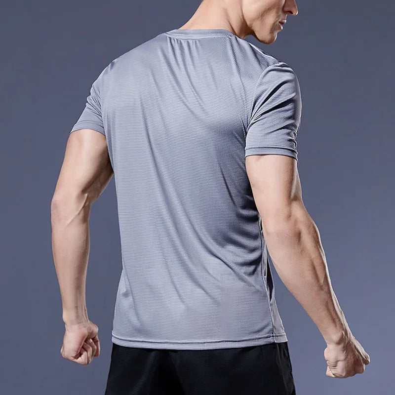Mandotos men's running shirt, quick-dry compression sports jersey for jogging, fitness, gym, and activewear.