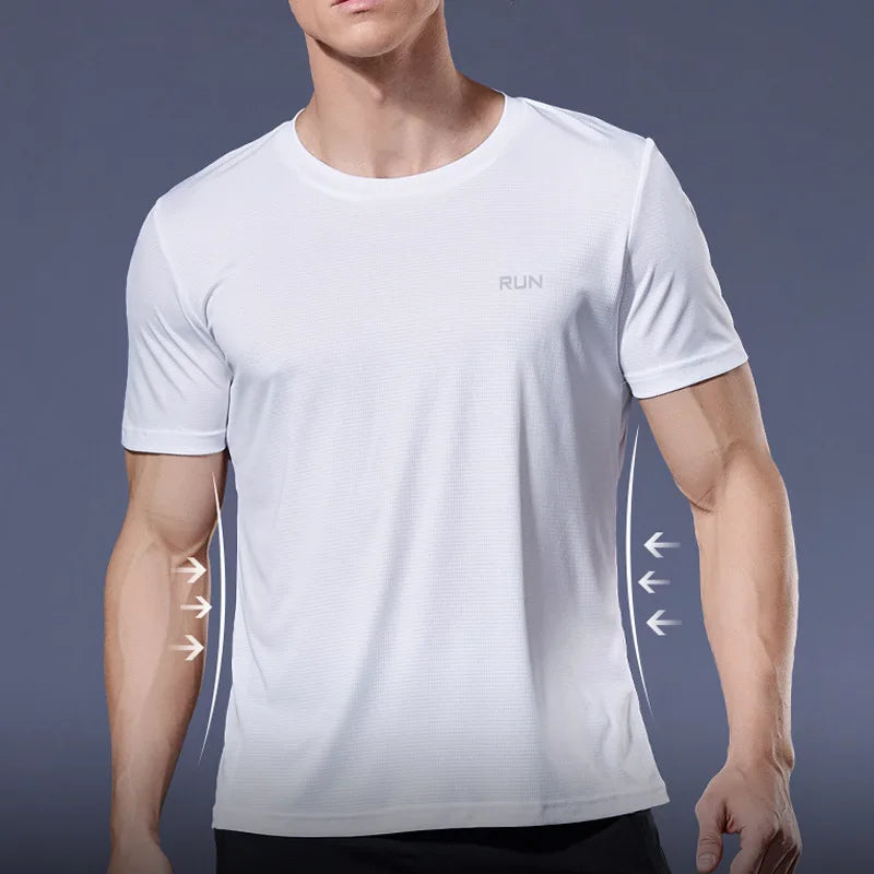 Mandotos men's running and soccer shirt, quick-dry compression sportswear t-shirt for jogging, fitness, and gym activities.