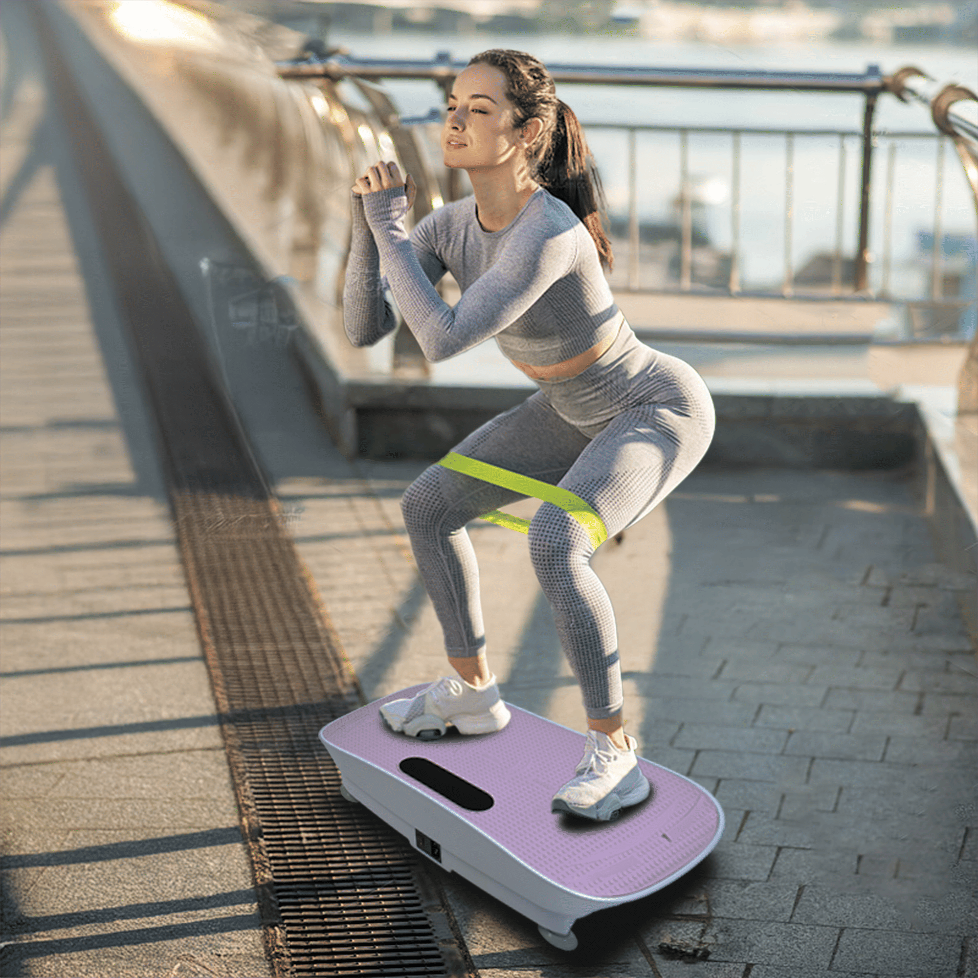 Berry Charmz silent vibration platform for fitness, pink body-shaking machine with 10-frequency settings for weight loss and fat burning.