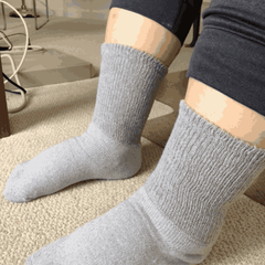 Pair of white DSC women's cotton diabetic ankle socks for shoe sizes 7-10, shown in a close-up image.