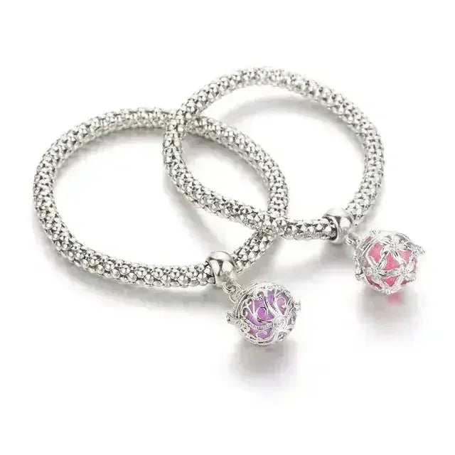Femstylo locket aromatherapy bracelet with essential oil diffuser, stylish bracelet designed for aromatic oil therapy.