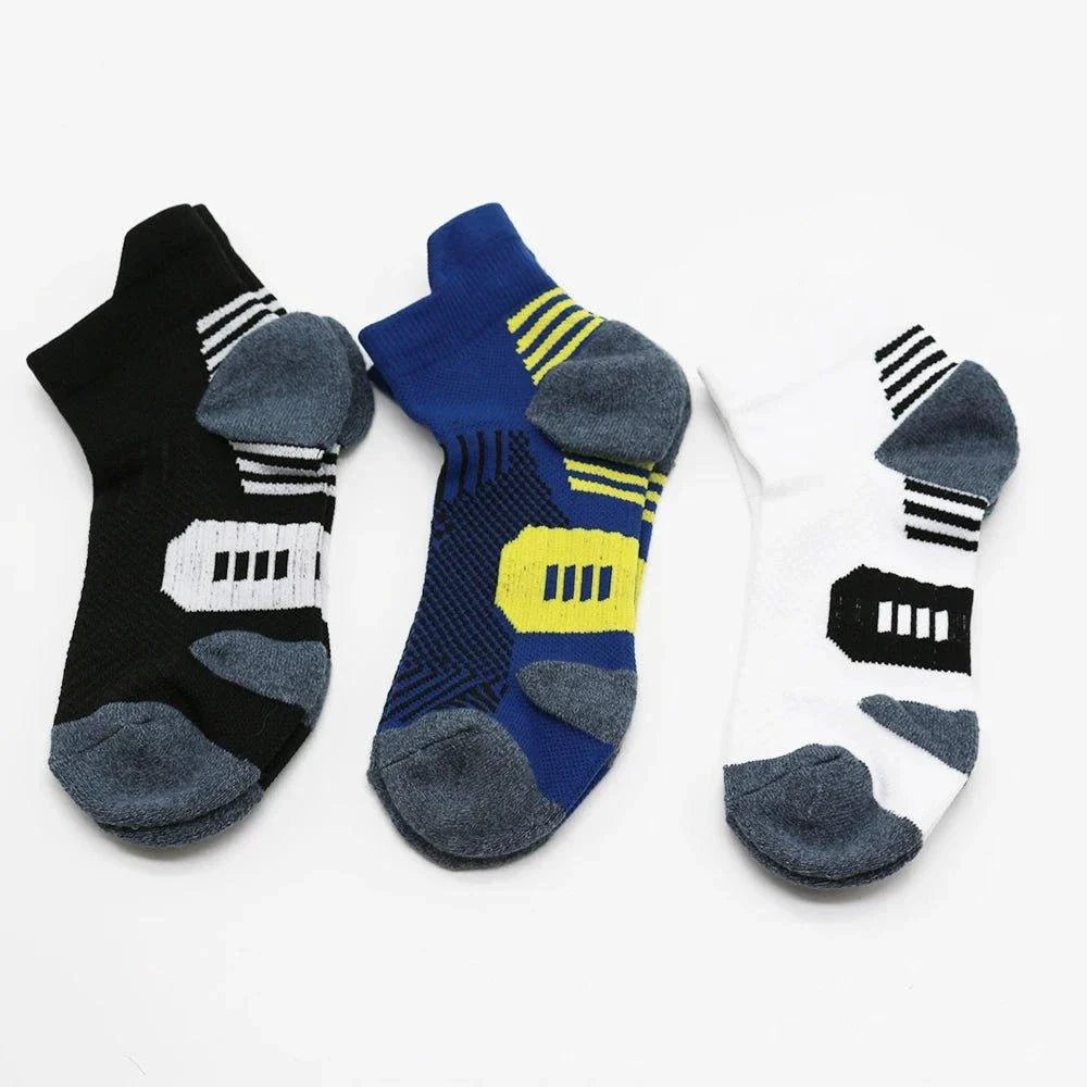 Mandotos 3-pair set of professional fitness sports socks with towel bottoms, non-slip grip, quick-drying material for men and women.