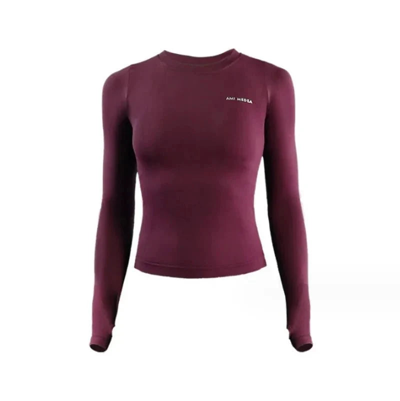 Mandotos long sleeve yoga shirt for women, sporty fitness top, ideal for gym and running, made of comfortable jersey fabric.