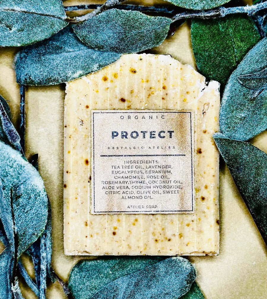 Restalgic Atelier Protect and Healing Rosacea Box with skincare products for rosacea relief and skin healing.